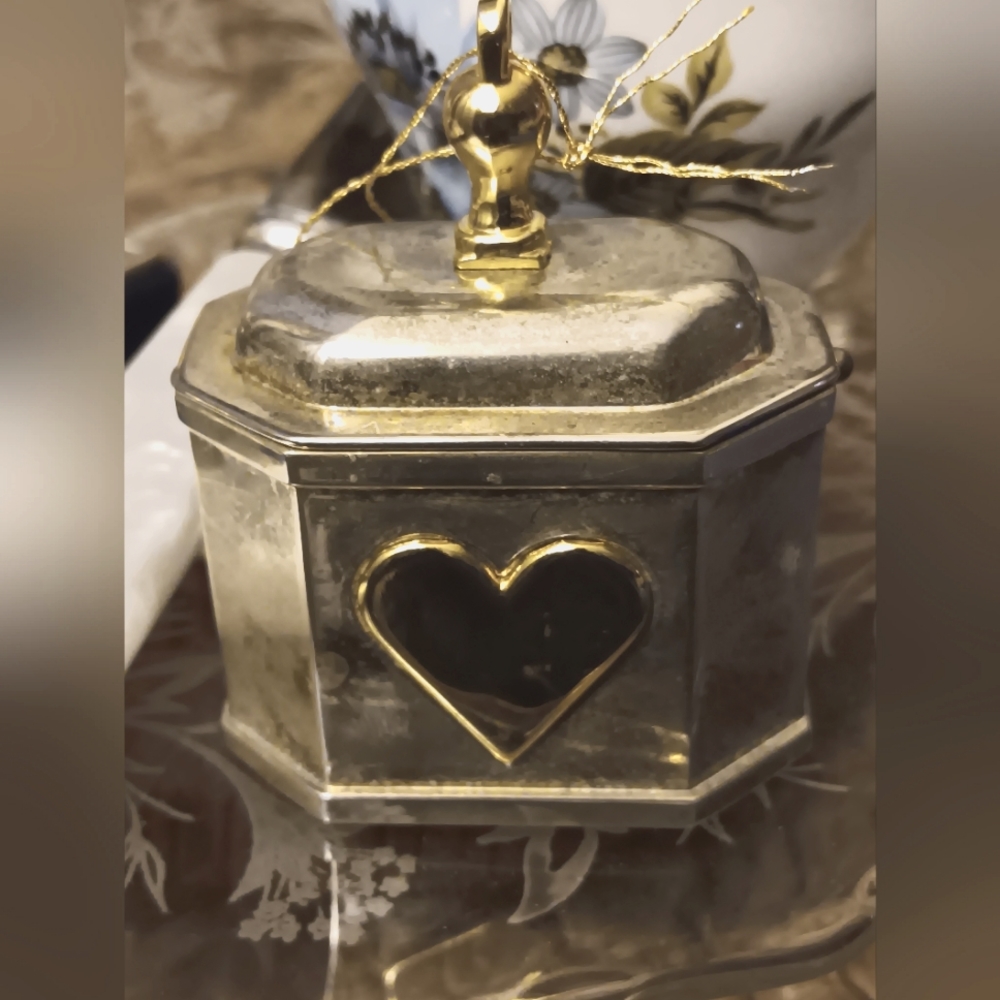 Lenox Kirk Stieff Williamsburg Ornamaent Silver Plate Trinket Box Silverplate